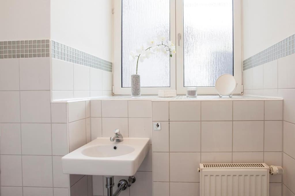 Exclusive 2-Room Souterrain Apartment Norimberga Esterno foto